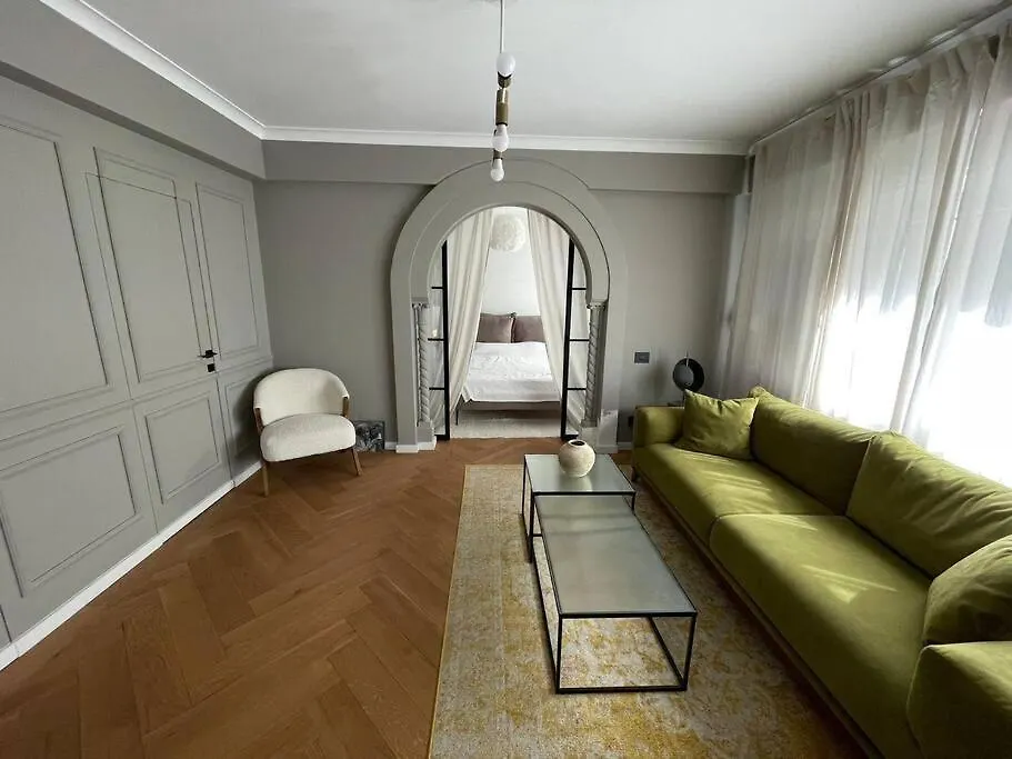Stunning 1Bd Flat With 50M2 Terrace In The City Center 布加勒斯特