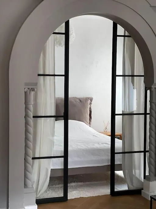 Stunning 1Bd Flat With 50M2 Terrace In The City Center Bucarest 0*,